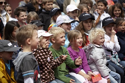 Headergrafik Kindheit - Jugend - Familie